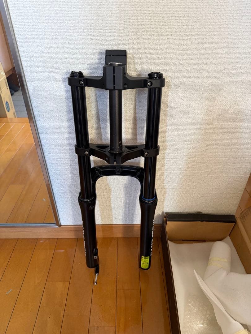 くつ カワサキとアディダスオリジナルスのコラボ再び！ 新作スニーカー