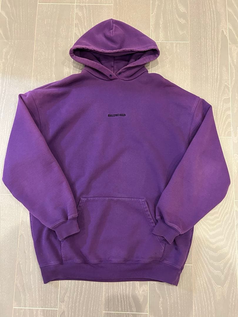 BALENCIAGA 22AW ロゴ刺繍　スウェットパーカー BALENCIAGA（バレンシアガ） 22AW Be different 刺繍 ダメージ加工