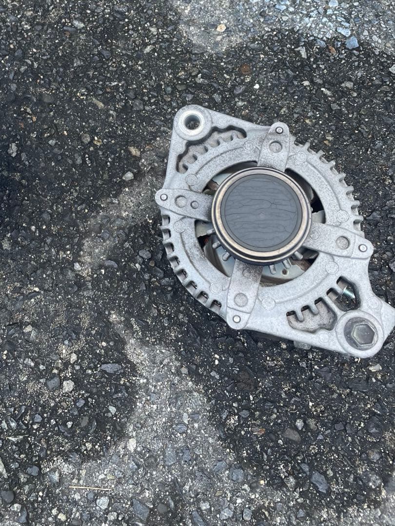 200系クラウンオルタネーター トヨタ（TOYOTA） ダイナモ オルタネーター クラウン GRS200 GRS201