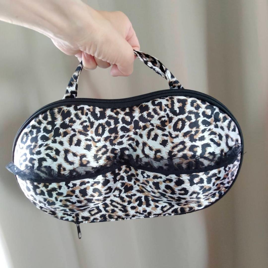 美品　1度着用　コンテストビキニ　新品ビキニケースとブレスレット2個付き　FWJ