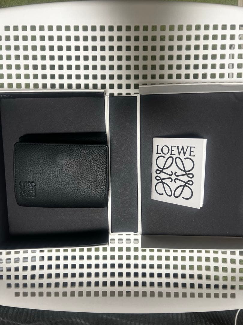 LOEWE トライフォールドウォレット バイフォールド ウォレット（ソフトグレインカーフ） グレー - LOEWE