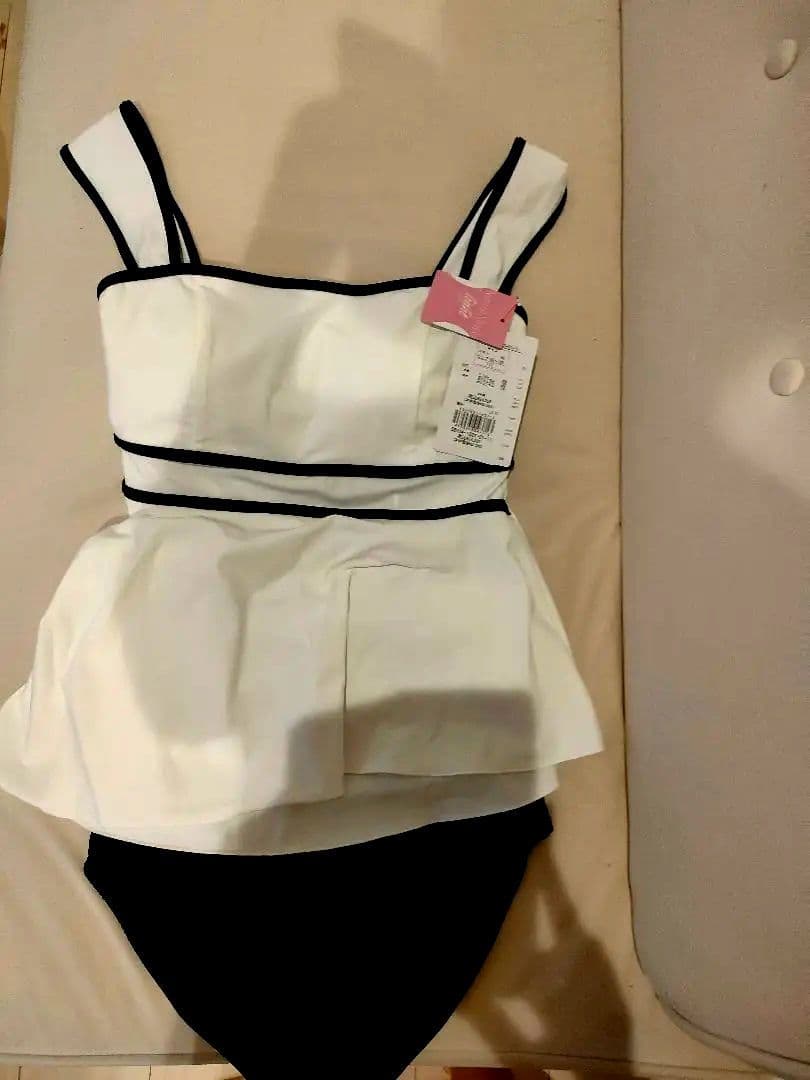 バイカラー　白黒ノンワイヤー　ビキニ　新品未使用タグ付き 11Lサイズ 1682566_info_C773D8BE-4C8E-