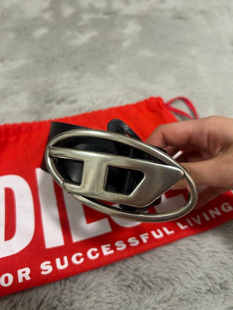 DIESEL 黒いベルト 金属バックル付き　レディース DIESEL（ディーゼル） ベルト B-1DR X10133 P6364 レディース レザー