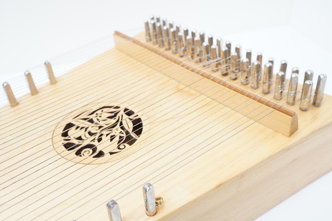 プサルタリー 37弦 弦楽器
