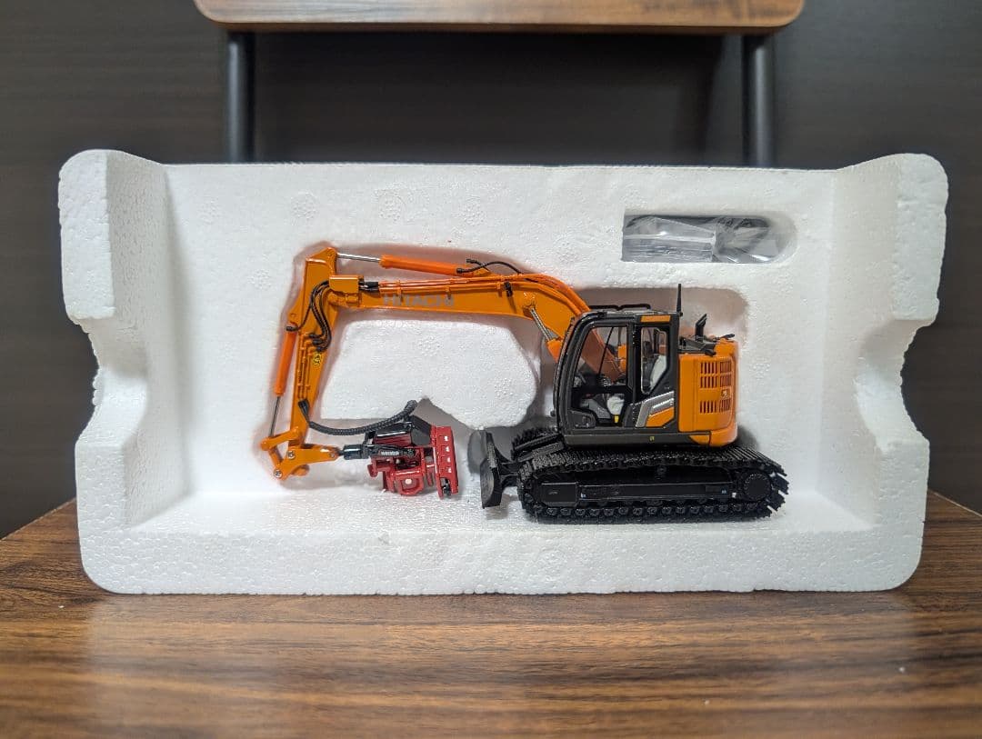 日立建機 ZX135US-7 1/50 林業仕様、ハーベスター仕様 ZAXIS - メルカリ