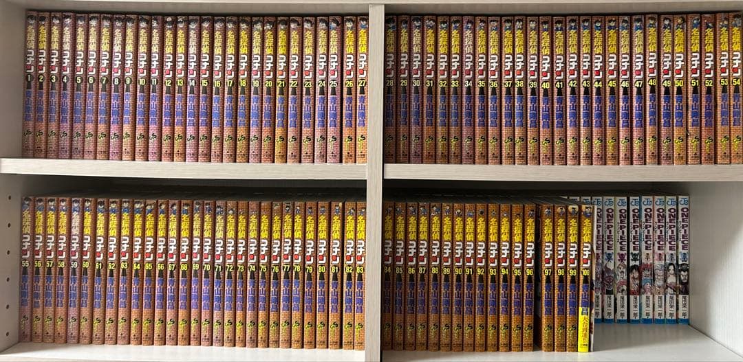 名探偵コナン 1-100巻セット おまけコナン探偵グッズ大辞典付き 名探偵コナン (1-107巻 最新刊) +100巻記念オリジナル収納BOX2個付