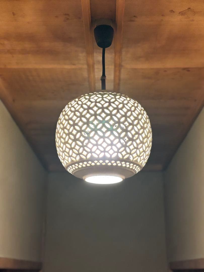 アンティーク調陶器ペンダントライト 小代焼ふもと窯 井上尚之さんのペンダントライト ｜FRANK暮らしの道具