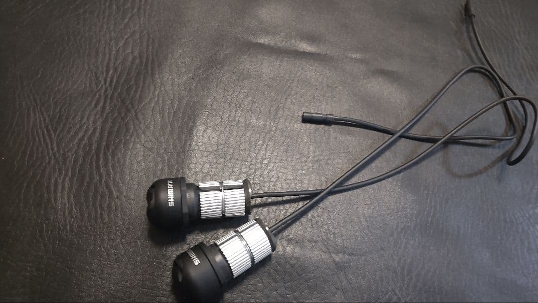 シマノ SW-R9160 Di2 左右 EW-SD50 400mm 2本付き Amazon | SHIMANO(シマノ) SW-R9160 左右レバーセット (Di2) ISWR9160