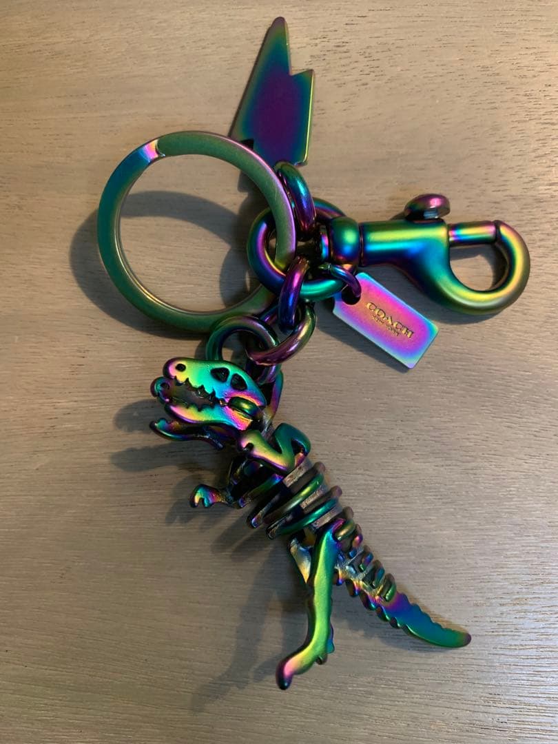 COACH コーヒー　恐竜　キーホルダー 未使用級 COACH キーホルダー 恐竜 レキシー チャーム レザー グリーン