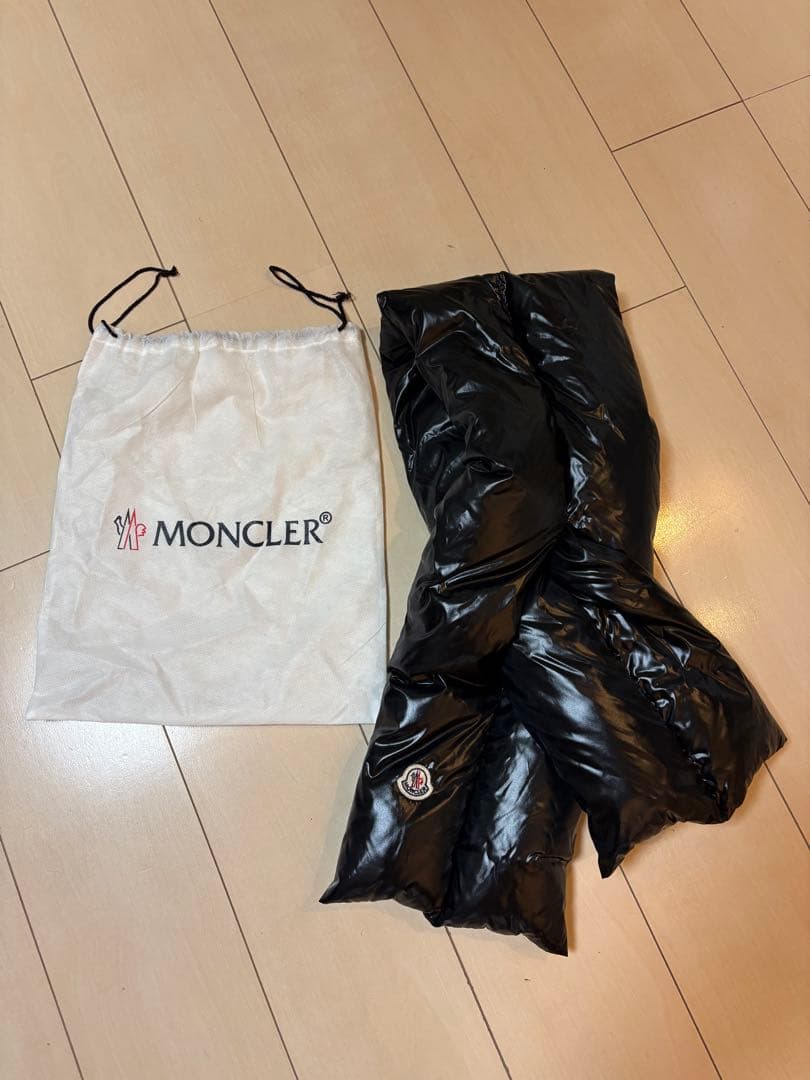 きょうしんたろう MONCLER ブラックマフラー 収納袋付き 国内発送】モンクレール マフラー スカーフ ストール MONCLER (MONCLER