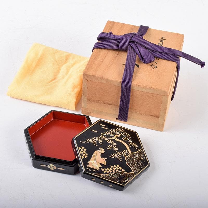 茶道具　源陵香作　青貝螺鈿　六角松人物図　香合　共箱　V　3573 茶道具 源陵香作 青貝螺鈿 六角松人物図 香合 共箱 V 3573 D000166