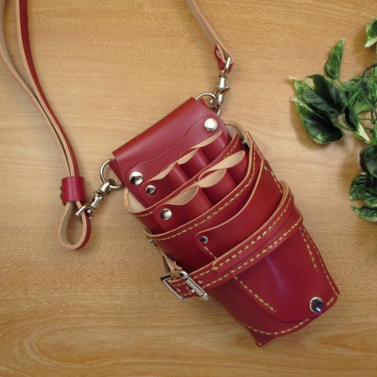 専用　赤色 サドルレザー　６丁　革ベルト付　シザーケース　SCL-150/CRB CSUP LEATHERの販売中作品一覧 | ハンドメイド通販・販売のCreema