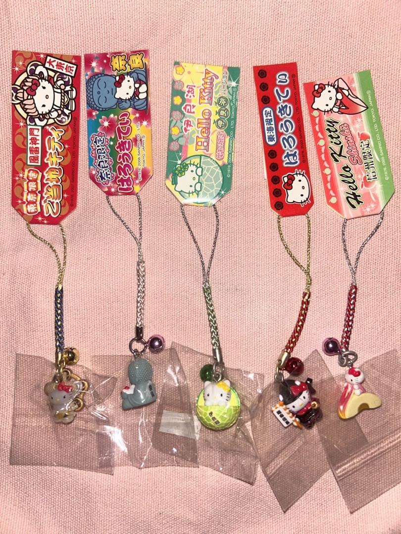 ハローキティ ご当地ストラップ・根付 まとめ売り ご当地キティ ハローキティ ストラップ まとめ売り キティちゃん
