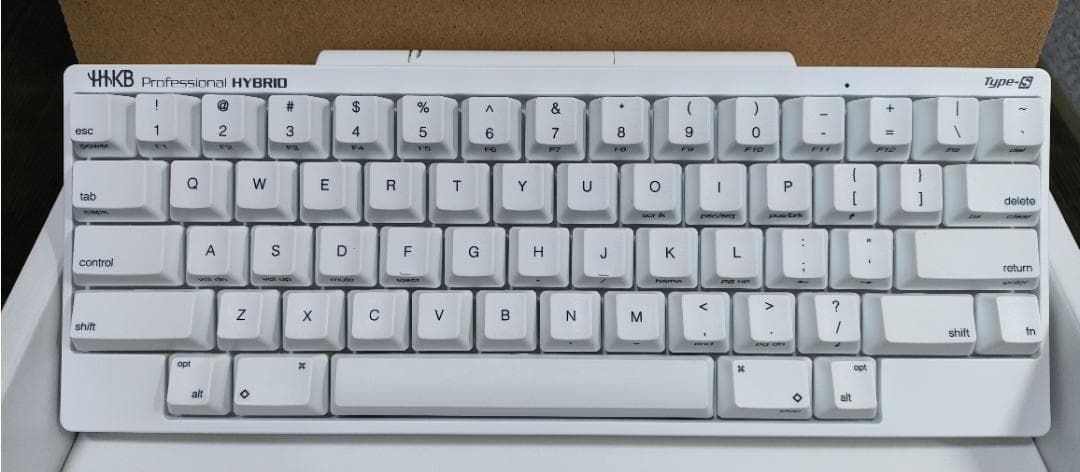 HHKB Professional HYBRID Type-S 雪 パームレスト 真っ白な『HHKB Professional HYBRID Type-S 雪』レビュー。無刻印化の
