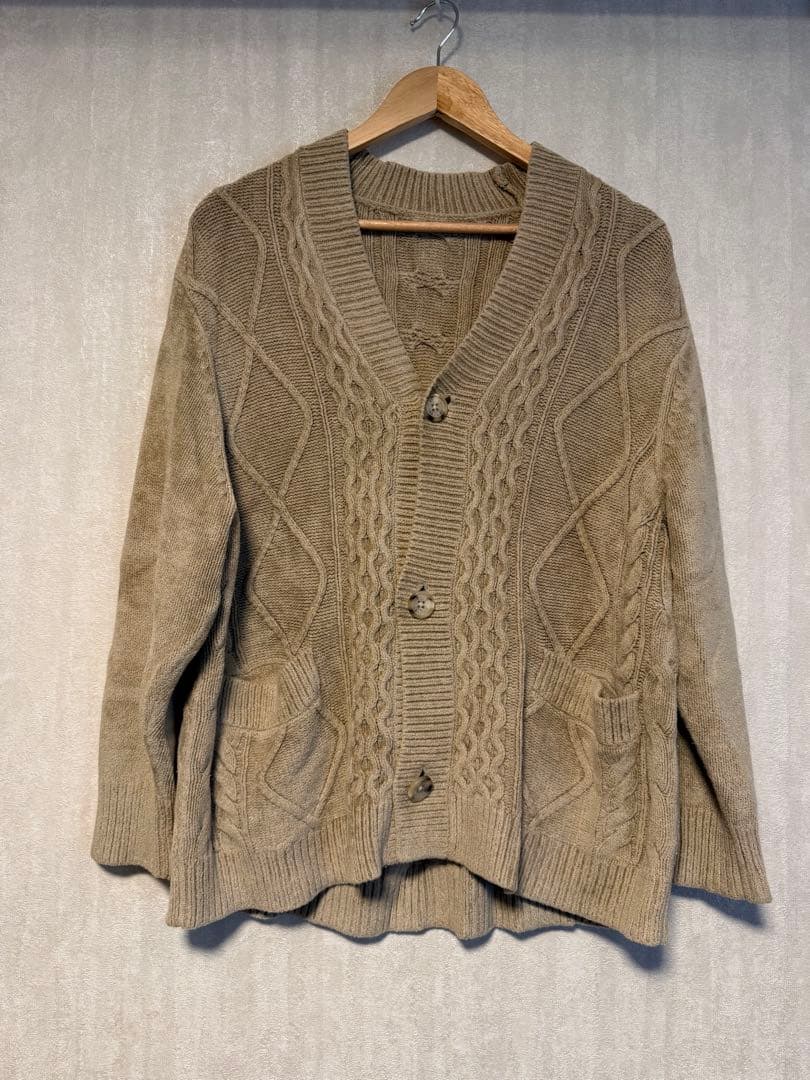 ⭐︎さおりさん⭐︎ABYTS / ベージュ ケーブルニット カーディガン 佐藤健 ABYTS ケーブルニットカーディガン ベージュ サンズ3 - メルカリ