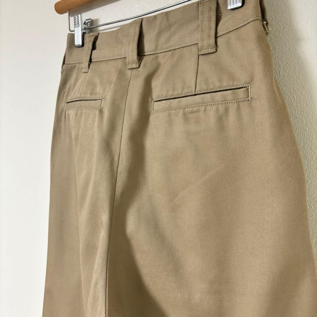 美品 ザシンゾーン タックチノ トムボーイパンツ ベージュ ツータック