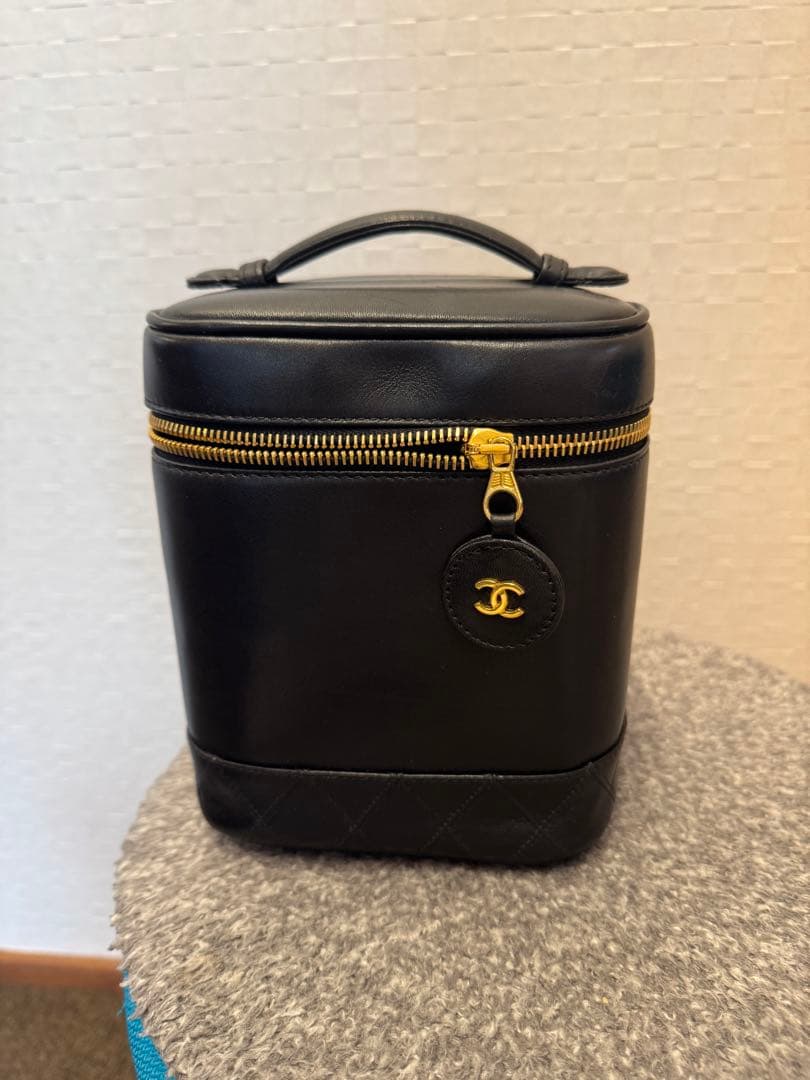 CHANEL バニティバッグ 化粧ポーチ ブラック ラムスキン 縦型 楽天市場】CHANEL キャビアスキン バニティ 化粧ポーチ ブラック