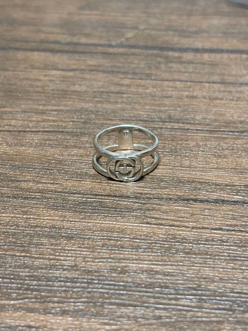 GUCCI シルバーオープンリング ロゴデザイン 17号 シルバー925 - メルカリ