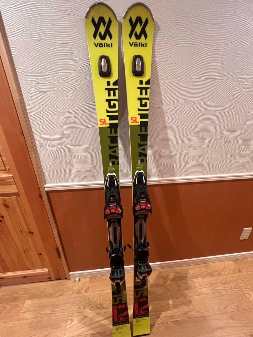 フォルクル　Race tiger SL 160 販売9/27まで 25 VOLKL フォルクル RACETIGER SL WC D + rMOTION3 12 GW スキー板