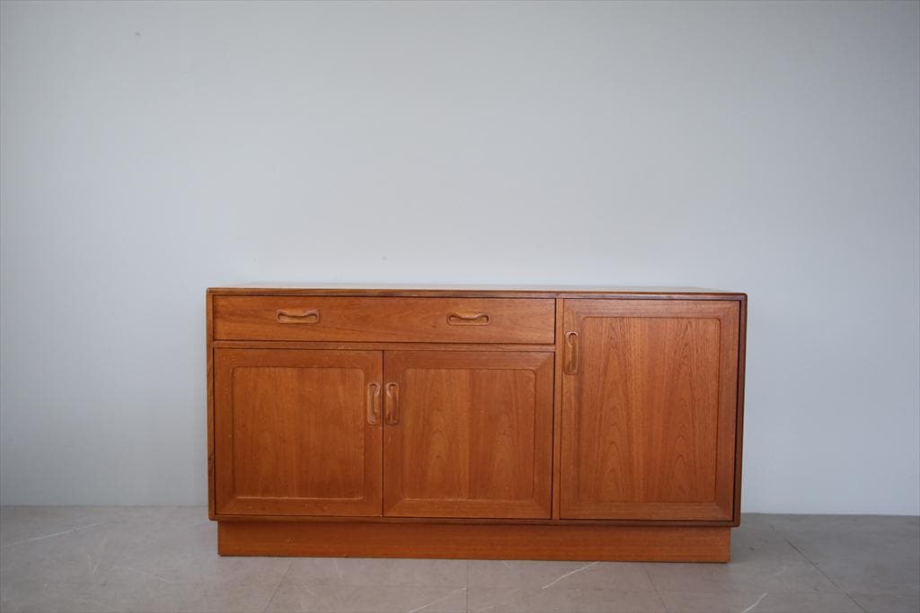 英国アンティークG-PLANジープラン製サイドボード/チェスト(92-140) イギリス G-PLAN サイドボード.6 ミッドセンチュリー