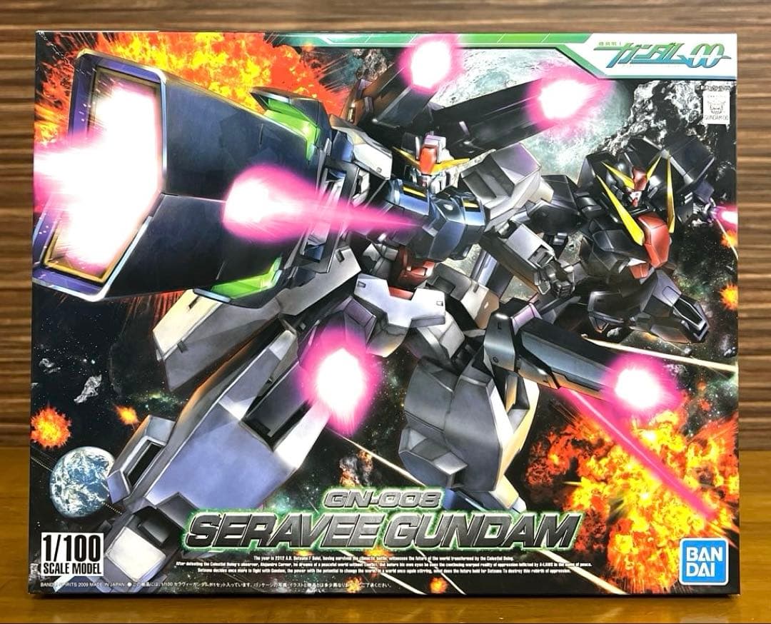 セラヴィーガンダム　GN-008　機動戦士ガンダム00　1/100　デカール付き 1/100 機動戦士ガンダム 00 （ダブルオー） GN-008 セラヴィーガンダム