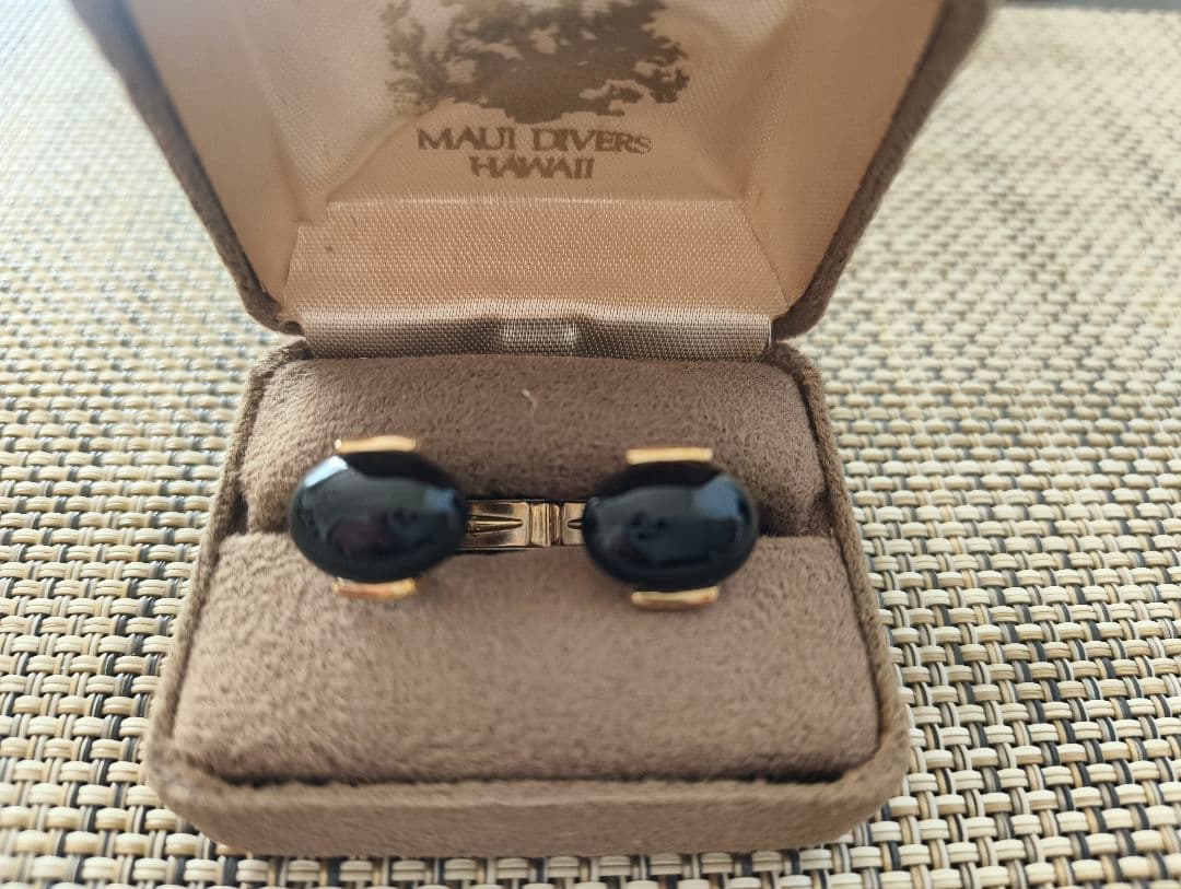 黒サンゴ枠１４Kカフス　３５年前の製品のためMAUI DIVERSの刻印なし Maui Jim Sunset MJ 402 14 Gunmetal Metallic Frame + Maui Rose