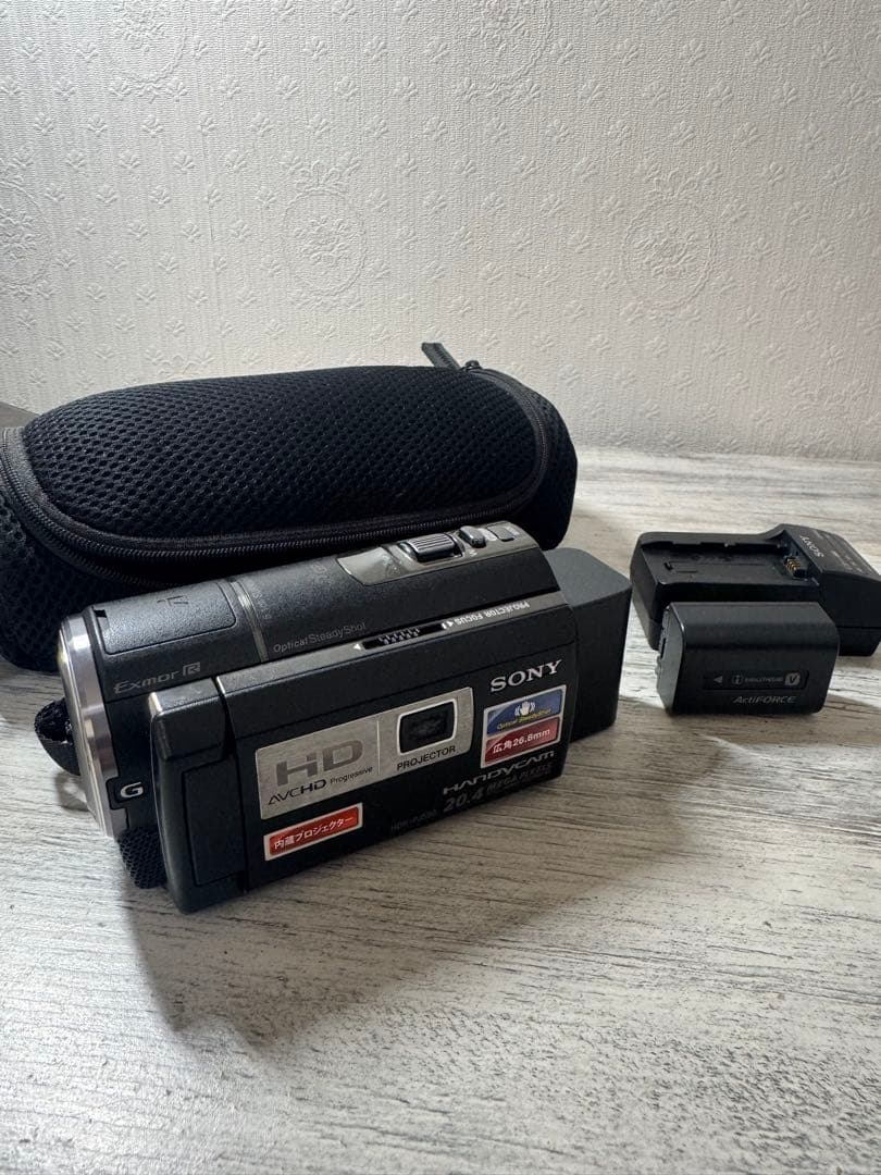 SONYビデオカメラ　HDR-PJ590 広角26.8mm 内蔵プロジェクター 人気モデルが小型化 プロジェクター搭載モデルも用意 「HDR-PJ590V