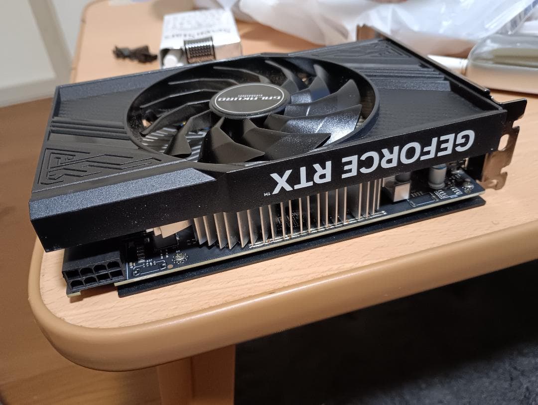 グラフィックボード・グラボ・ビデオカード GALAKURO GAMING NVIDIA GeForce RTX 4060 GALAKURO GAMING、「GeForce RTX 4060」を搭載したビデオカード - 価格.com