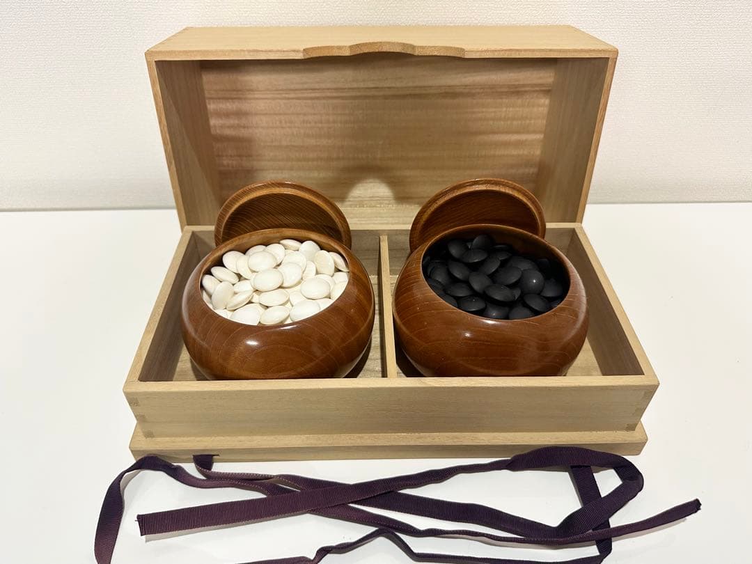 碁石　蛤　9mm 碁笥、碁器箱付き Amazon | AM137 本格蛤碁石・碁笥・碁笥箱セット 【月印40号、本桑碁笥