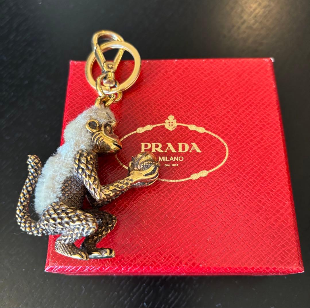 PRADA 猿のキーホルダー 専用ボックス付き PRADA（プラダ） モンキー 1ARA23 猿 ビーズ キーリング キーホルダー