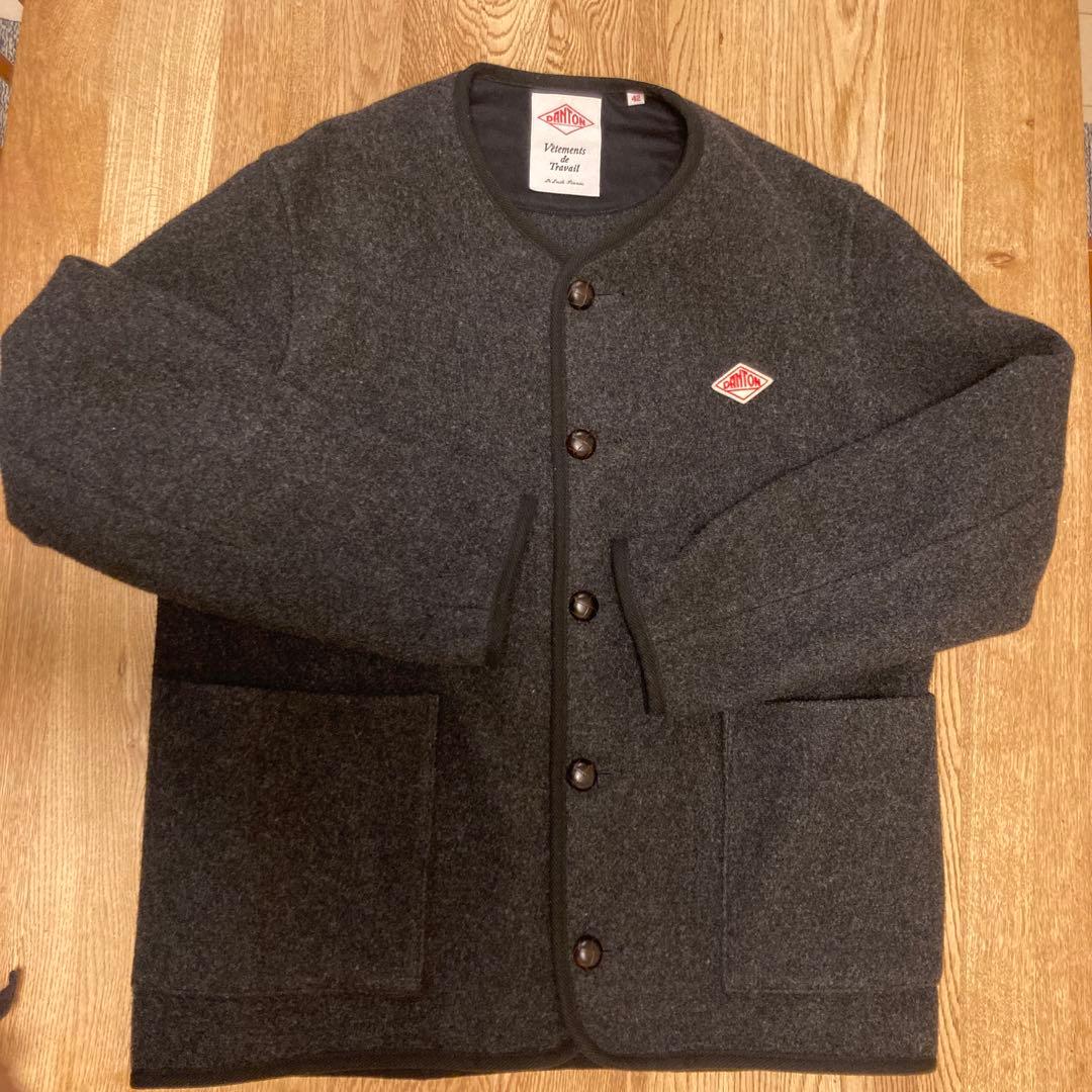 DANTON ノーカラージャケット 42 チャコールグレー DANTON（ダントン）の「MEN'S FLEECE COLLARLESS JACKET（ノーカラー