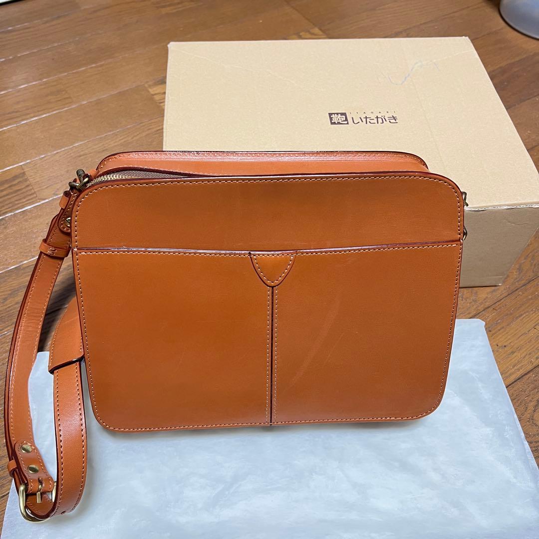美品！鞄いたがきオープンショルダーバッグTE563キャメルタンニン