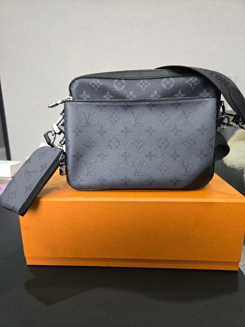 Louis Vuitton モノグラム　エクスリプス　トリオメッセンジャー LOUIS VUITTON（ルイ・ヴィトン） ルイ ヴィトン モノグラム