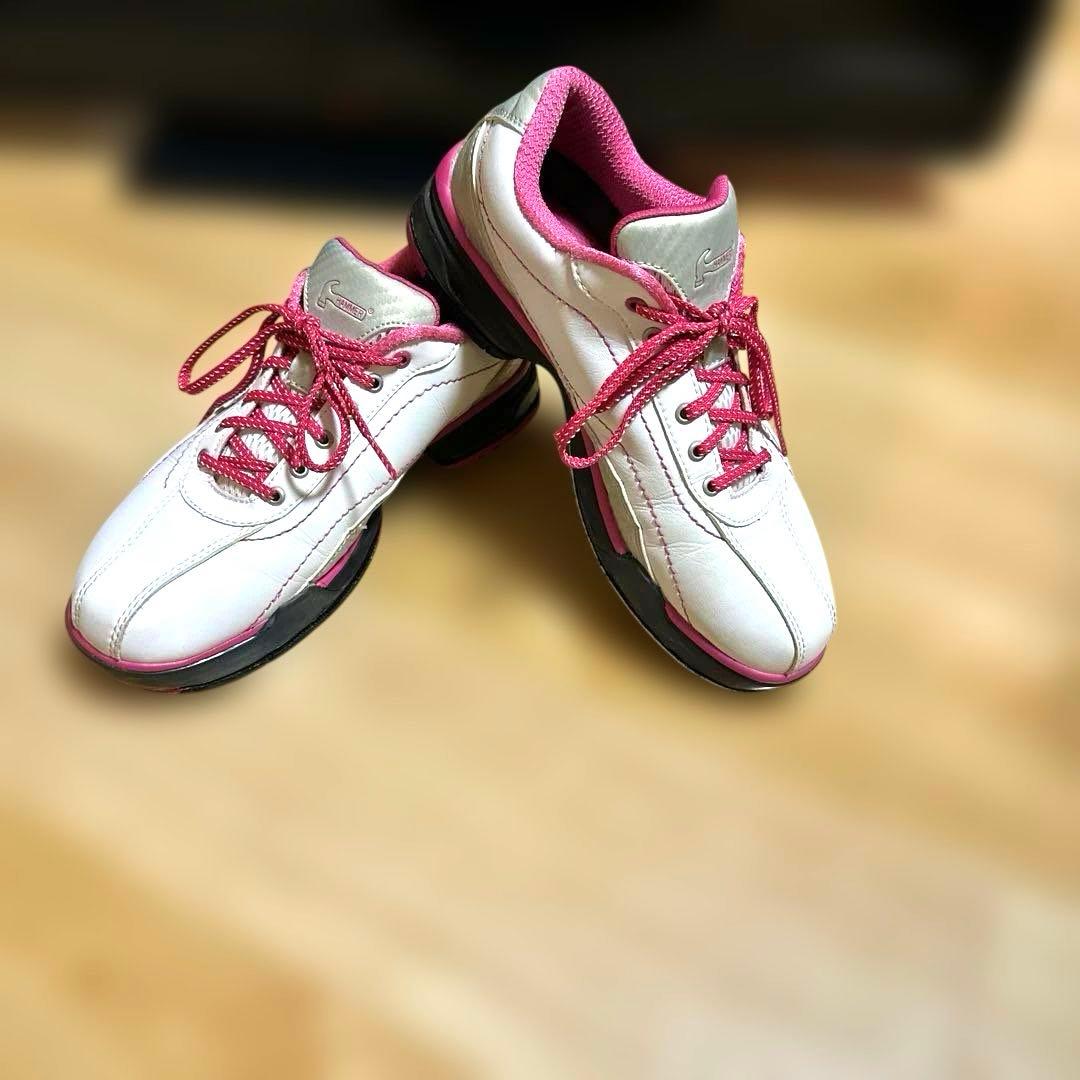 ハンマー社のボウリングシューズ ホワイト/ピンク ハンマー社のボウリングシューズ ホワイト/ピンク 24.5cm
