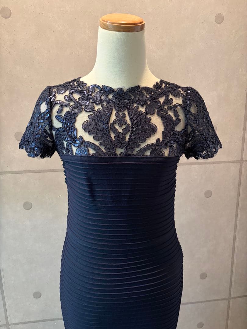 TADASHI SHOJI タダシショージ　ネイビー レース袖 ドレス謝恩会 TADASHI SHOJI タダシショージ ネイビーオフショルプリーツミモレ