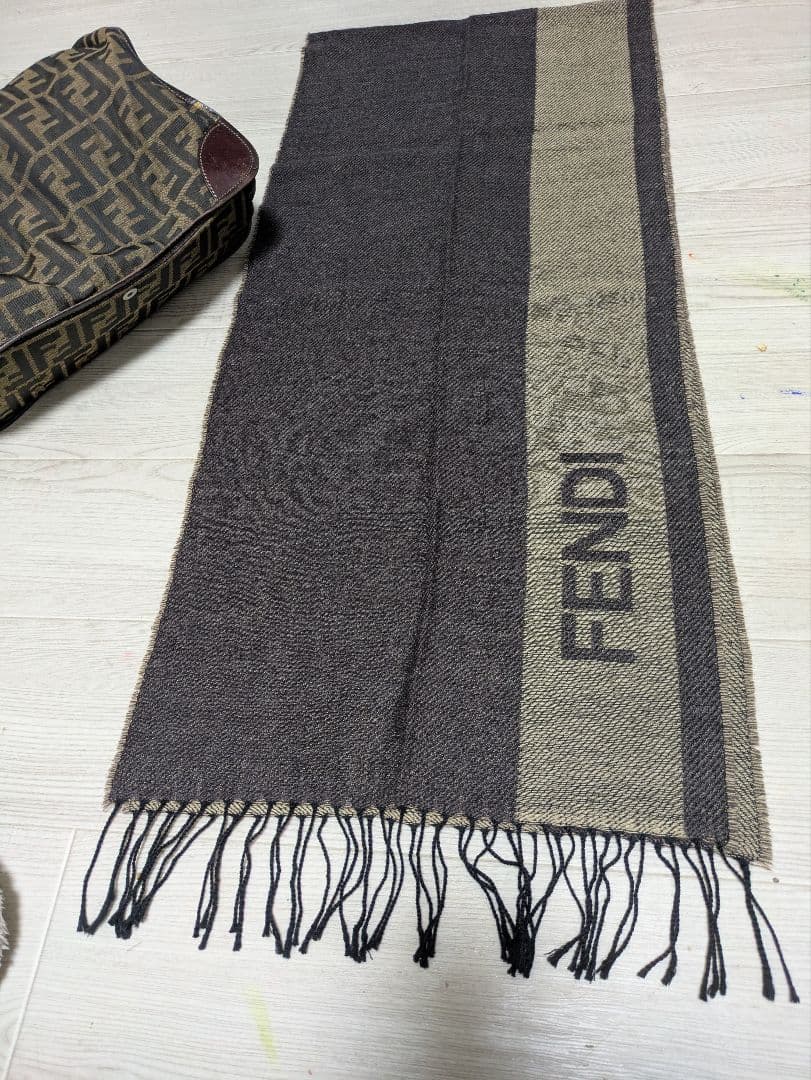 FENDI フリンジ付きマフラー グレー/ベージュ フェンディ FENDI マフラー フリンジ FFロゴ ベージュ レディース
