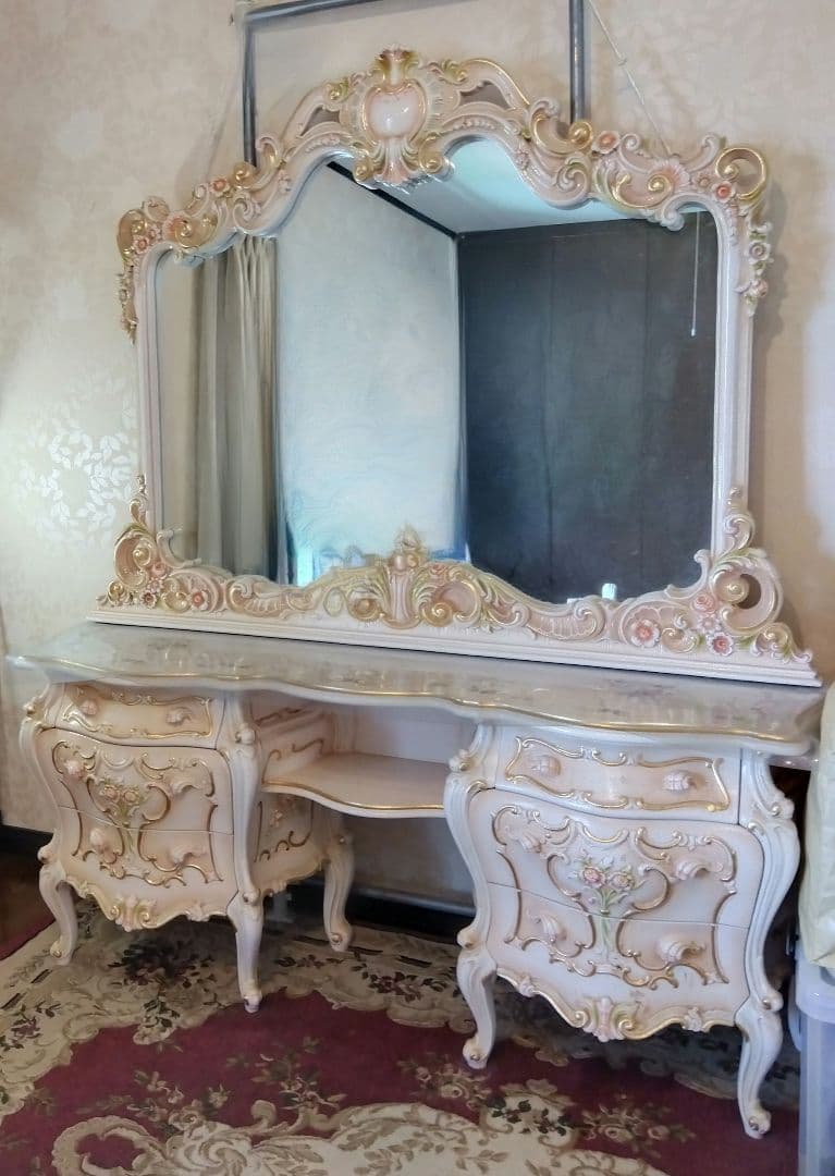 ロココ調　姫系ドレッサー　椅子セット　中古 2/25まで最大15％お値引！条件は要問い合わせ！姫系ロココ調ドレッサー