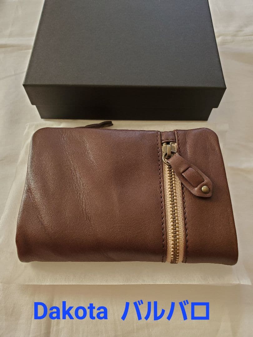 【廃盤】Dakota ダコタ バルバロ 二つ折り財布 ブラウン 茶 Dakota】 ダコタ 二つ折り財布 本革 レザー ウォレット ラウンド