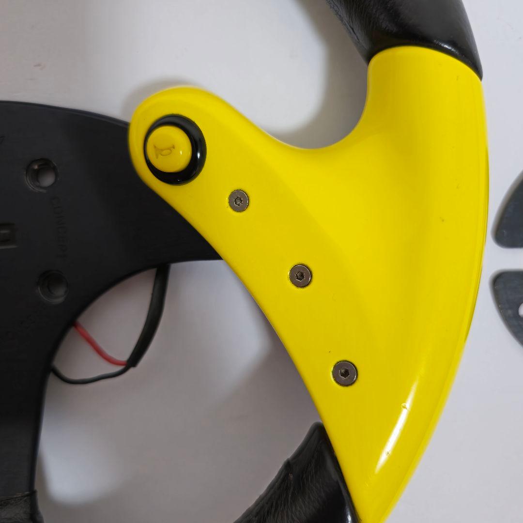 廃盤品】MOMO ステアリング スパイダー イエロー モモ ハンドル レザー