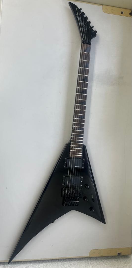 Jackson V型エレキギター ブラック リバースヘッド Jackson V型エレキギター ブラック リバースヘッド Jackson V型エレキ