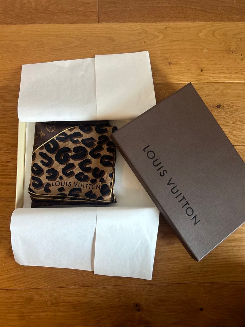 LOUIS VUITTON ルイヴィトン レオパード柄 モノグラムシルクスカーフ