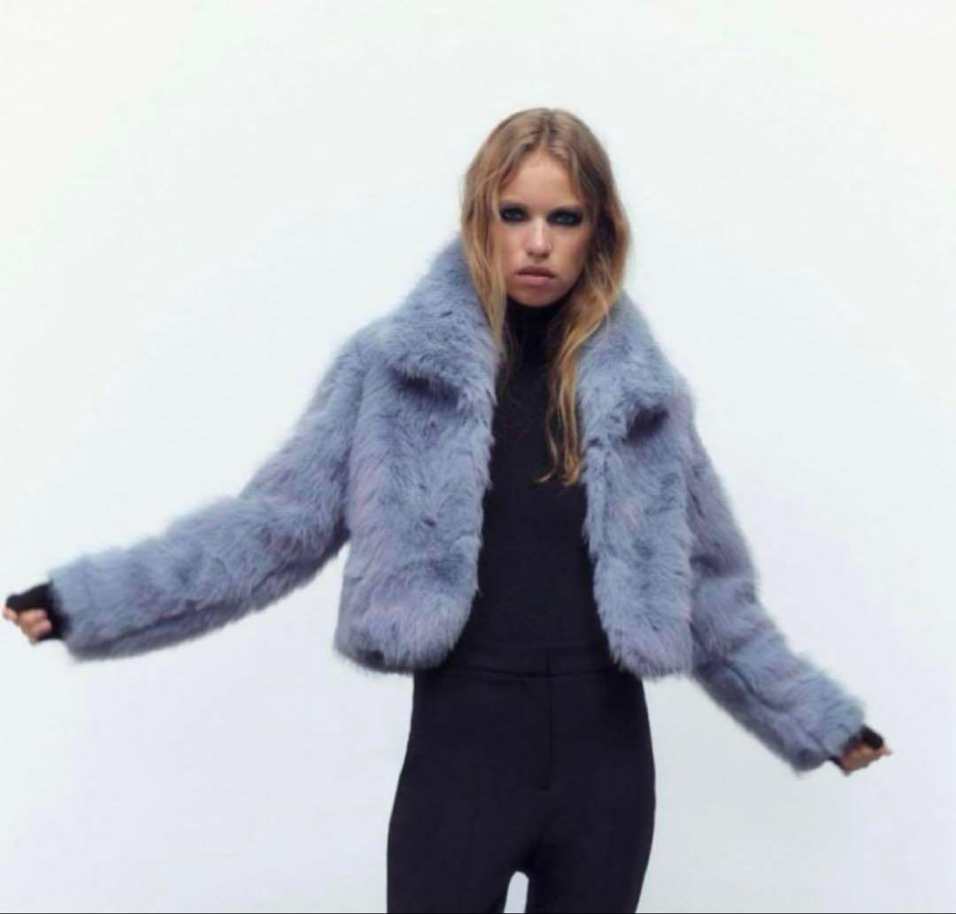 薄い青色のショートファーコート ショート丈フェイクファーコート_LN01533 | lanan(ラナン)