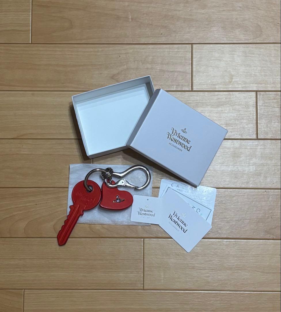 Vivienne Westwood レザー キーホルダー オーブ ハート 箱付き - メルカリ