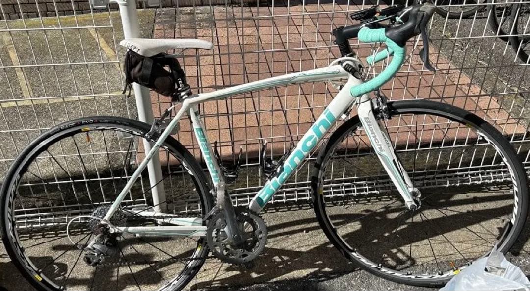 Bianchi ロードバイク ホワイト/ミント あえてのホワイトはいかがですか！？白い車体でさわやかに風を斬って
