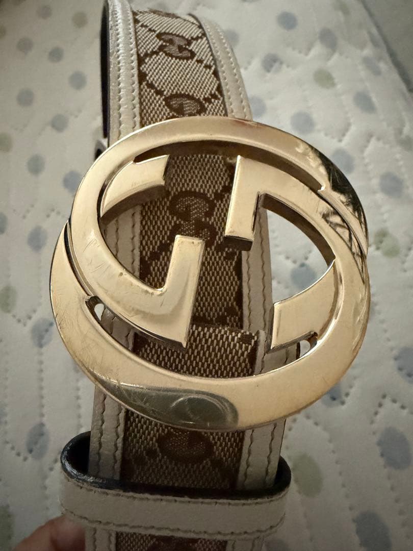 GUCCI ベージュレザーベルト ロゴバックル　85-34 GUCCI - グッチ GUCCI レザーベルト Gマーク バックル付き 85・34