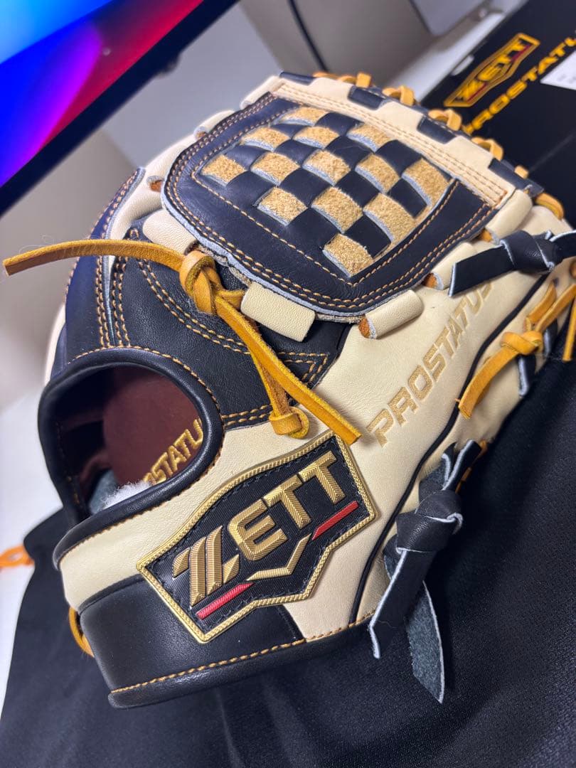 ZETT プロステイタス 源田モデル 軟式右投げ 箱・保存袋付き プロステイタス 【最新仕様】ゼット 軟式用 オーダーグローブ 内野手用