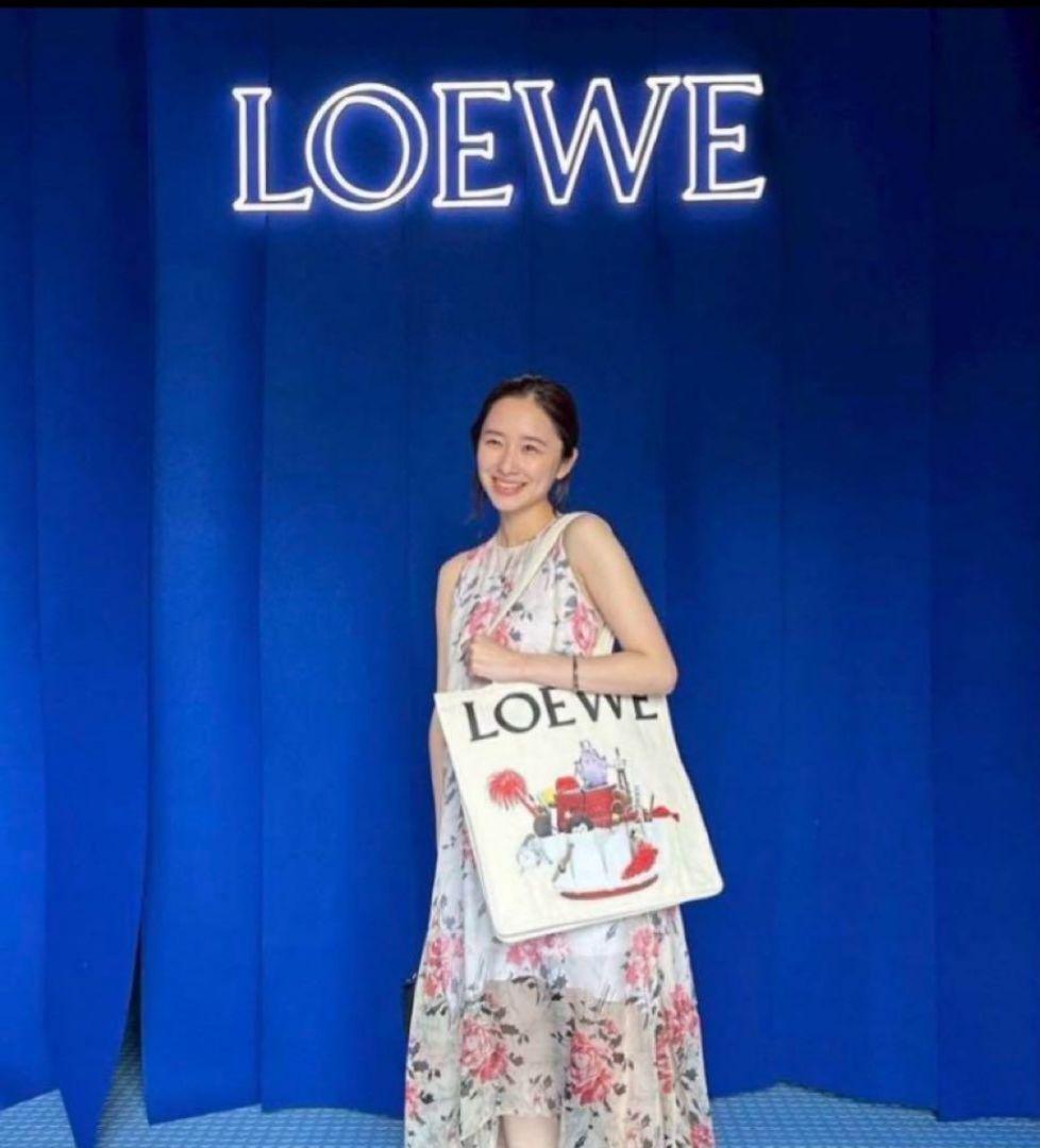 ロエベLOEWEクラフテッド・ワールド展限定ノベルティトートバッグ 非売品 ロエベ クラフテッド・ワールド展 ノベルティ バッグ ジブリ - メルカリ