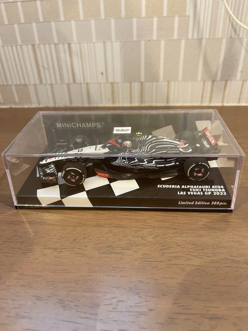 F1 1/64 ミニチャンプス 角田裕毅2023ラスベガスGPミニカー Amazon | ミニチャンプス 1/43 レーシングブルズ F1 VCARB-01#22 角田