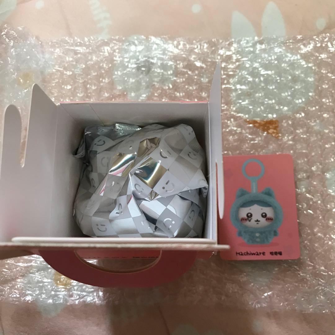 ちいかわ miniso フェイスチェンジマスコットキーホルダー ハチワレ