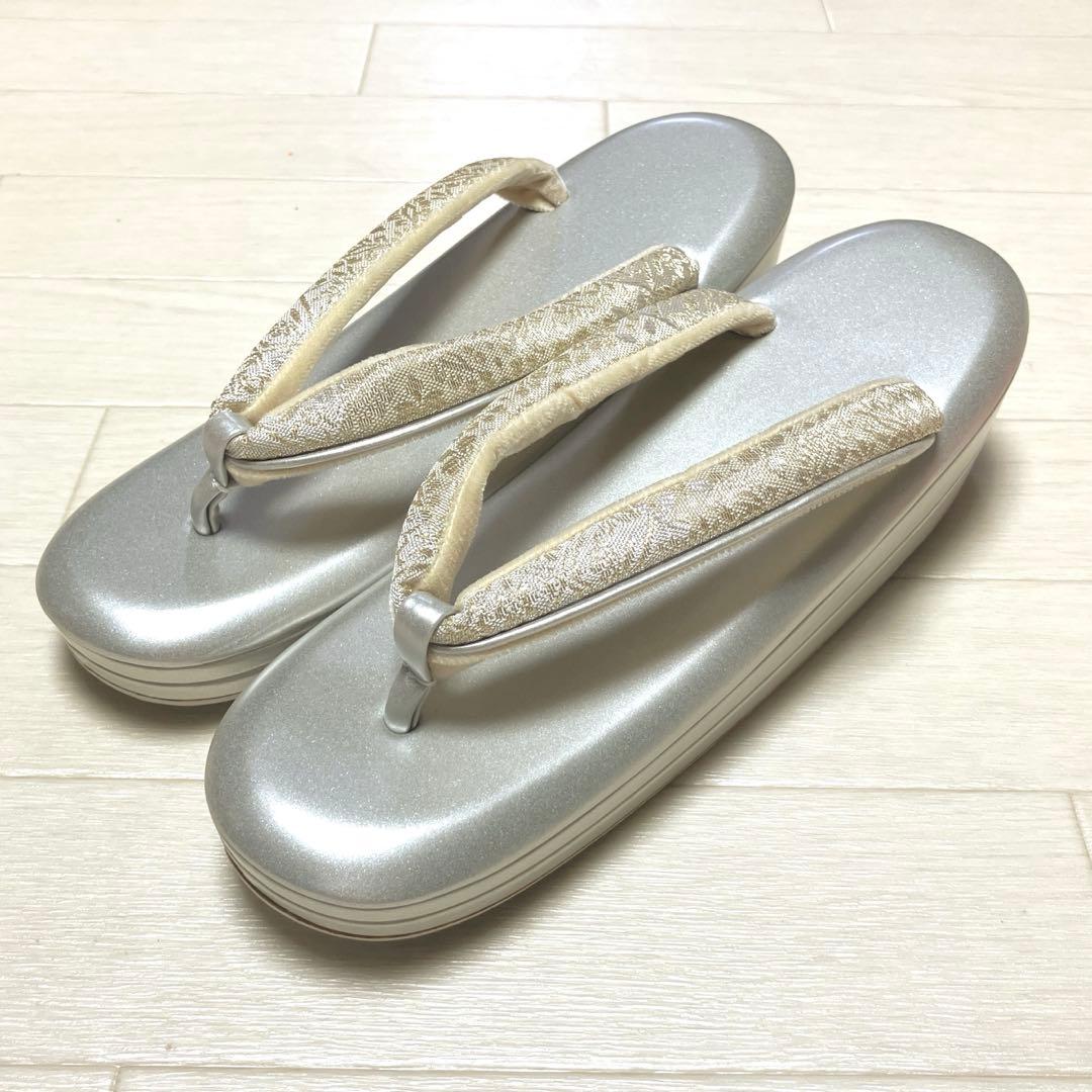 《美品》草履バッグセット　帯地　淡いゴールド